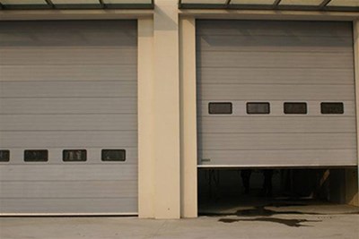 工業滑升門的産品特點